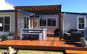 Shellharbour Beach Cottage - Stroll To Beach Flags - Back Gate Straight To Beach, Front Gate Walk To New Marina